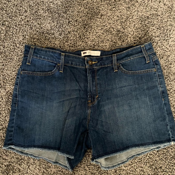 Levis Jeans Shorts Ladies Size 14 Stretch Blue Denim Cut Off  Fray Cuff - Picture 3 of 7